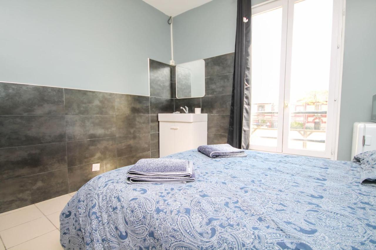 08 - Chambre Proche Paris Et Transports Avec Tv Wifi Saint-Denis  Ngoại thất bức ảnh